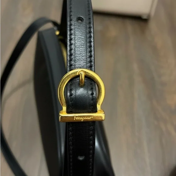Salvatore Ferragamo Black Leather Bag - Picture 10 of 13